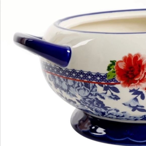 New - The Pioneer Woman Frontier Rose 3.17 Quart Soup Tureen with ladle - Picture 6 of 7